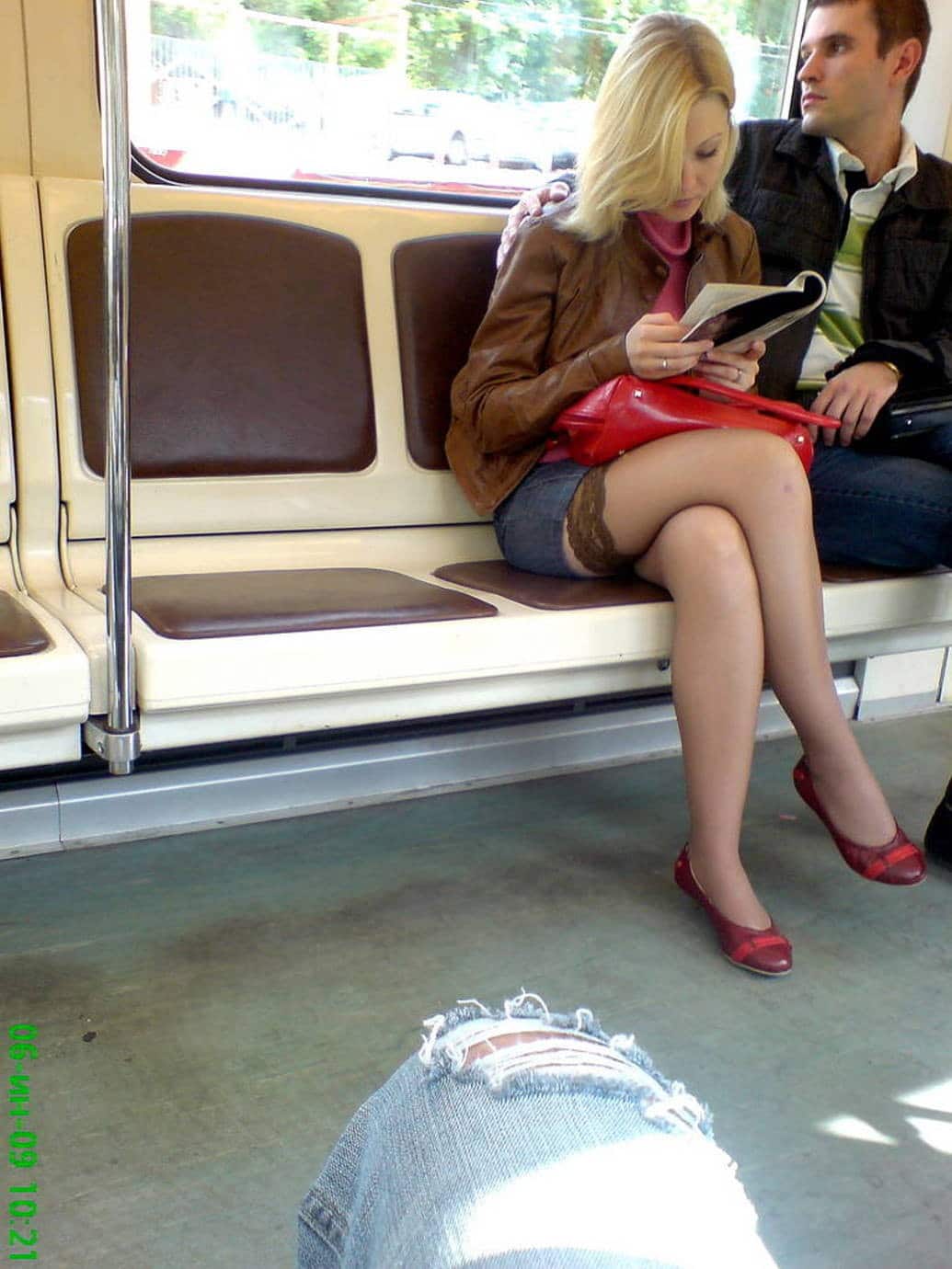 voyeur hotwife blonde hot blonde in transport does not hide nylon stockings