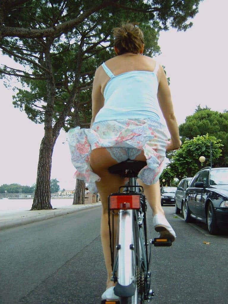 voyeur panties blonde ass flash accidental flash panties on the girl on the bike