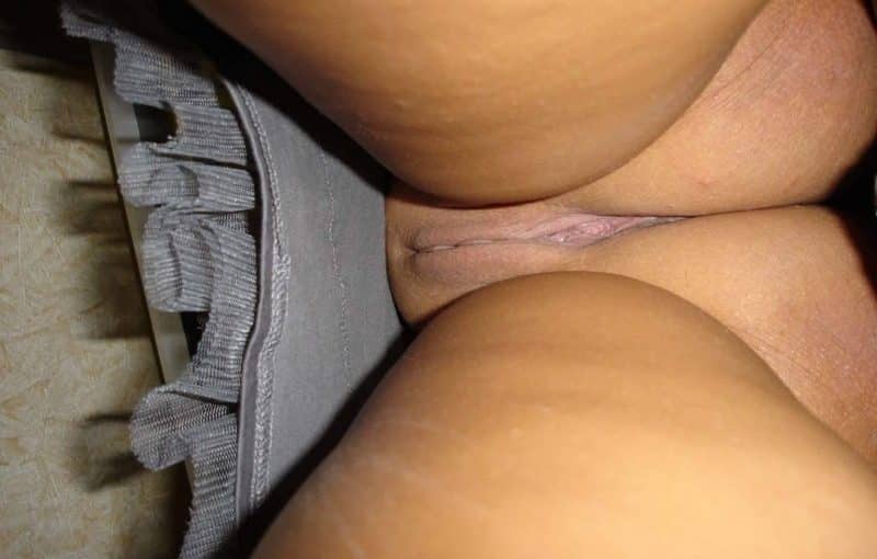 pink shaved pussy upskirt