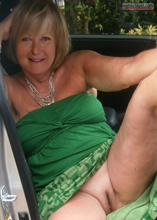 shaved pussy public flashing milf mature bottomless blonde  Karens Bold Flash in the Car