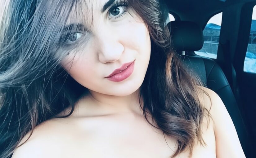 Brunette Boobs Flash in Car