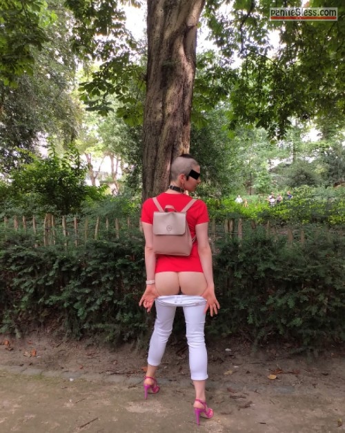 voyeur public flashing nudes bottomless blonde babes ass flash  French Submissive Girl, 28, Exposes Her Ass as Ordered
