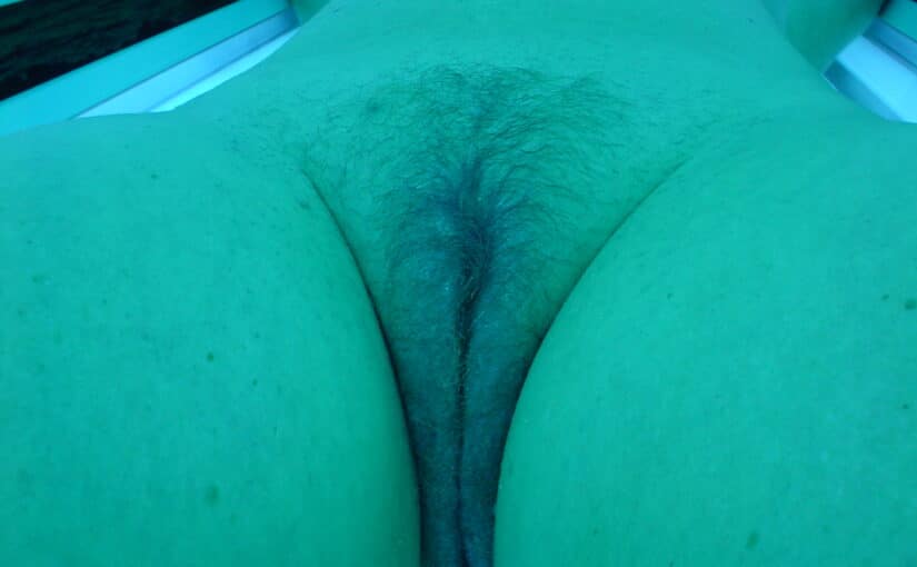 Voyeur Tanning: Hairy Pussy in the Spotlight