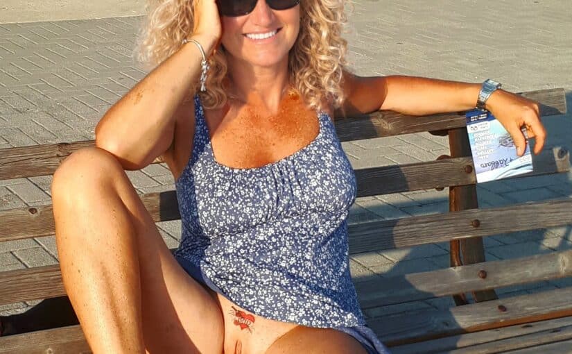 Blonde Babe Flashes Her Pussy on Dockside Bench